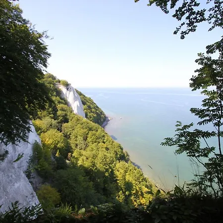 Modernes Haus Mit Kamin Und Eigener Sauna Sowie Garten - Windrose * Trent