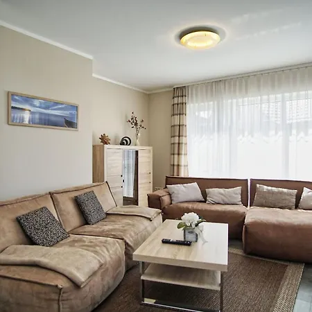 Modernes Haus Mit Kamin Und Eigener Sauna Sowie Garten - Windrose Trent