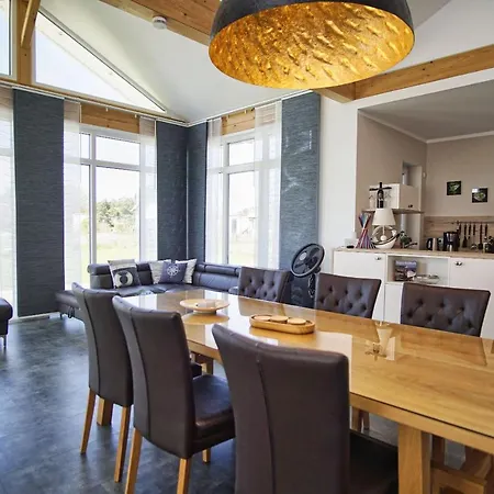 Modernes Haus Mit Kamin Und Eigener Sauna Sowie Garten - Windrose *