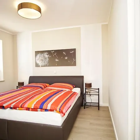 Modernes Haus Mit Kamin Und Eigener Sauna Sowie Garten - Windrose