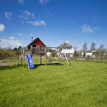Modernes Haus Mit Kamin Und Eigener Sauna Sowie Garten - Windrose Feriehus Trent