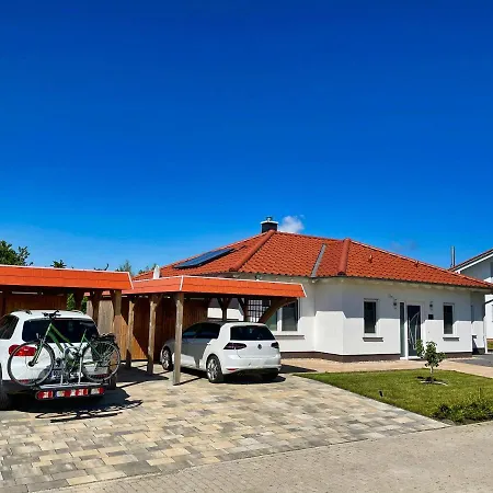 Modernes Haus Mit Kamin Und Eigener Sauna Sowie Garten - Windrose